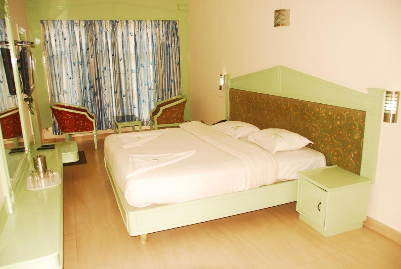 Hotel Sapphire Garden View Утакаманд Экстерьер фото